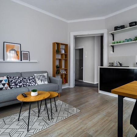 Boutique 2-Bedroom Apartment In Szófia Kültér fotó