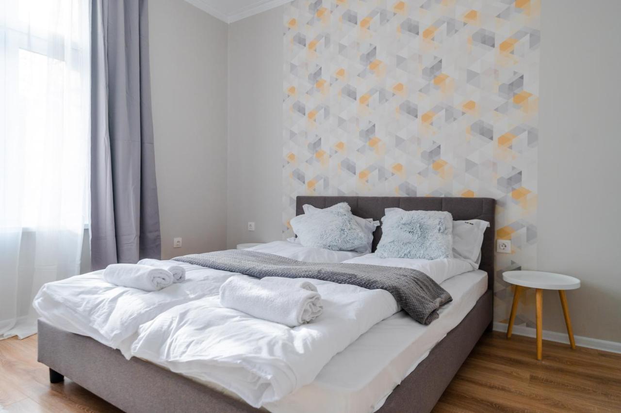 Boutique 2-Bedroom Apartment In Szófia Kültér fotó