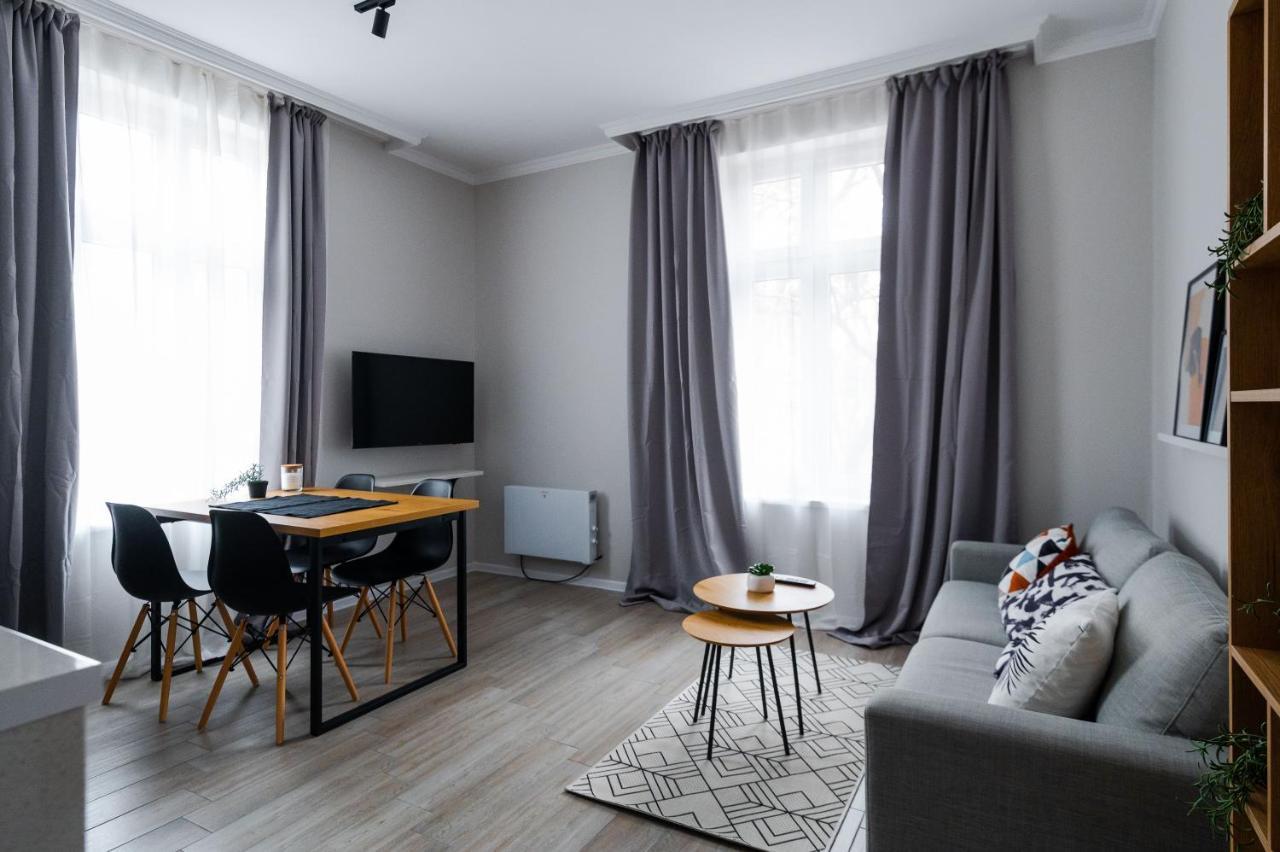 Boutique 2-Bedroom Apartment In Szófia Kültér fotó