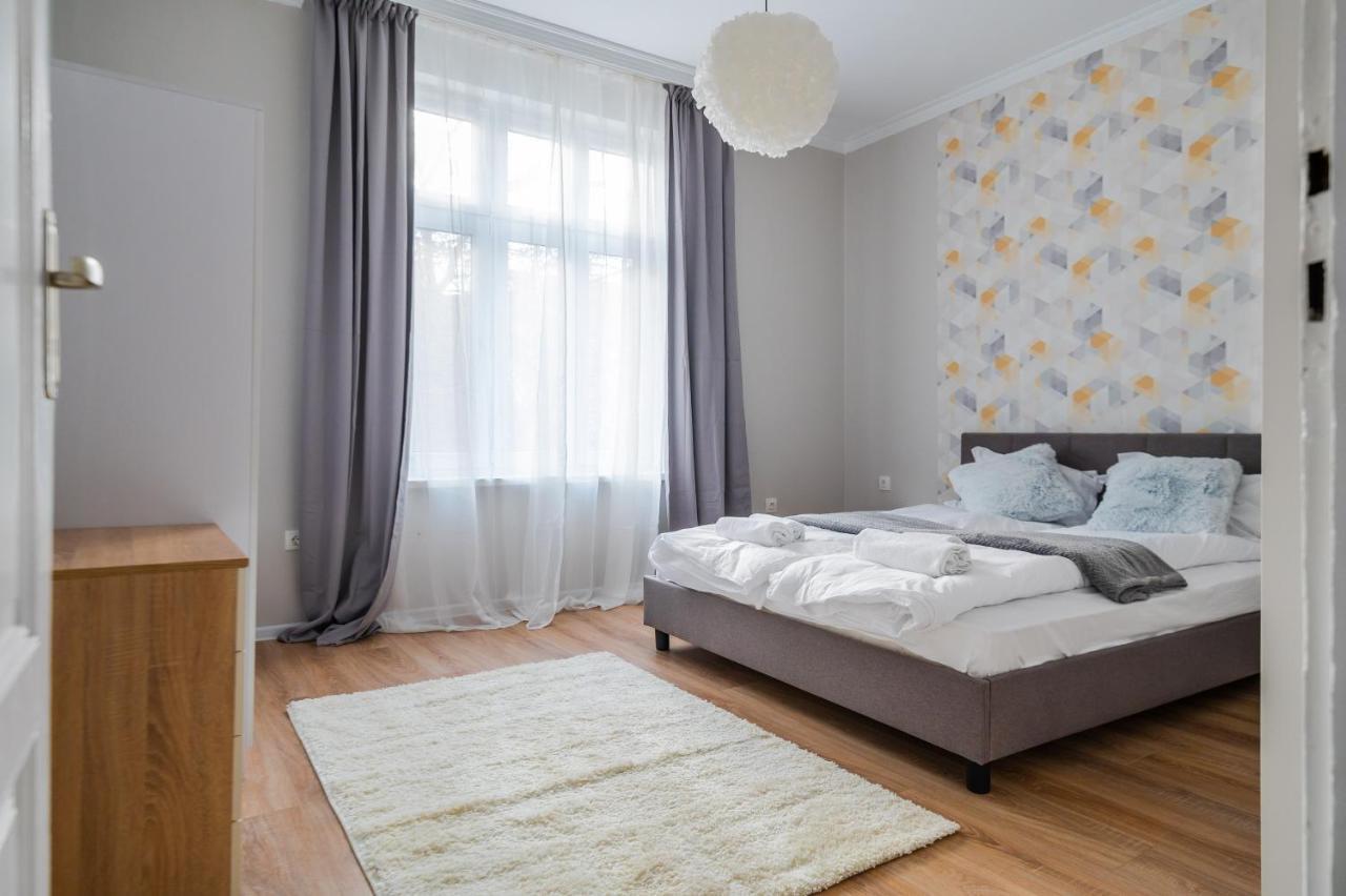 Boutique 2-Bedroom Apartment In Szófia Kültér fotó