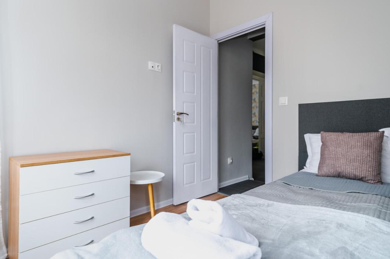Boutique 2-Bedroom Apartment In Szófia Kültér fotó