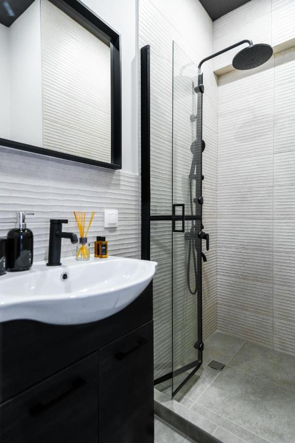 Boutique 2-Bedroom Apartment In Szófia Kültér fotó