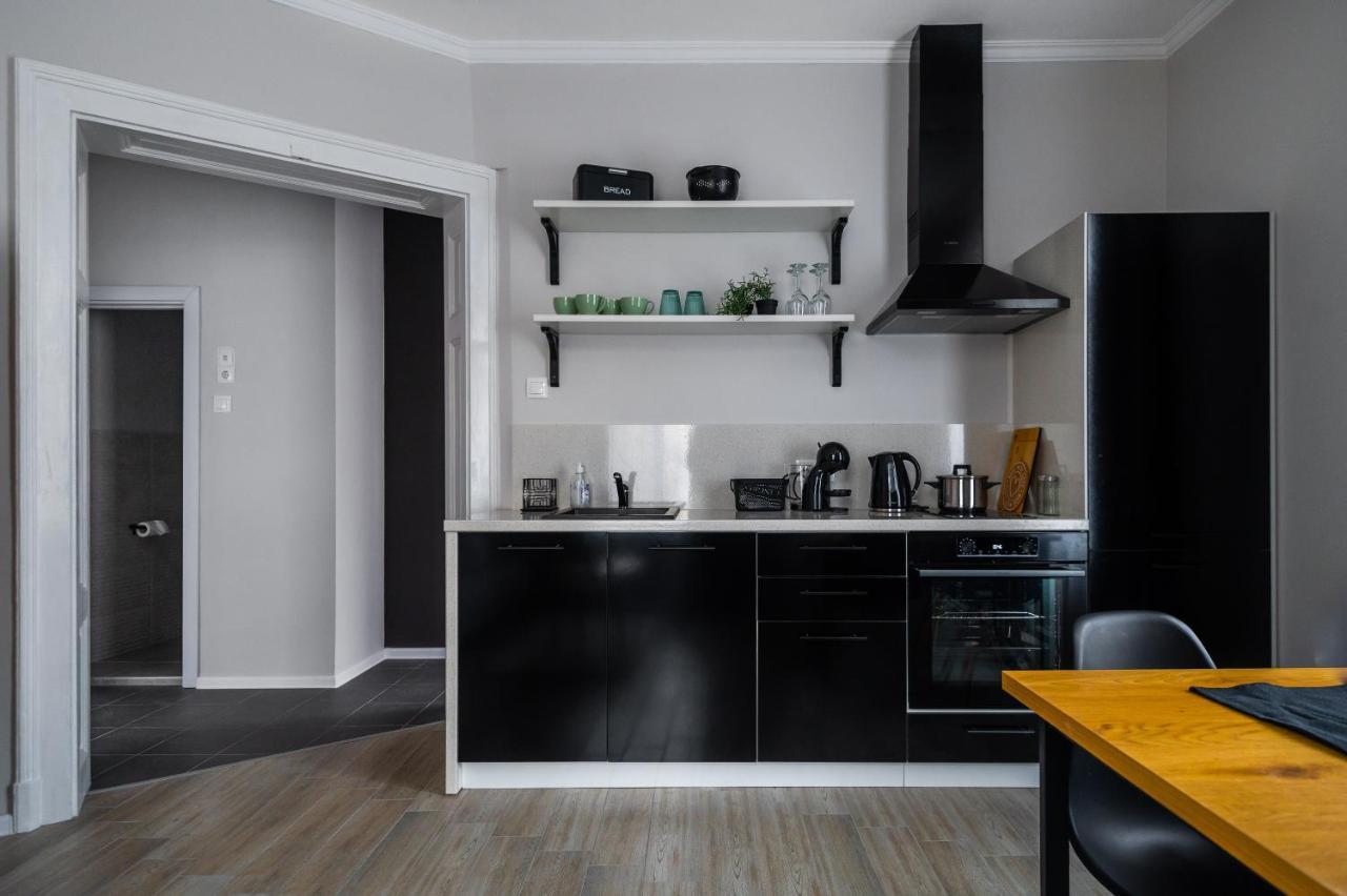Boutique 2-Bedroom Apartment In Szófia Kültér fotó