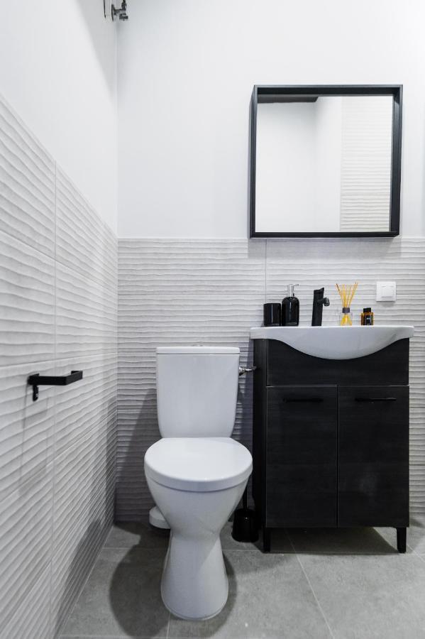Boutique 2-Bedroom Apartment In Szófia Kültér fotó