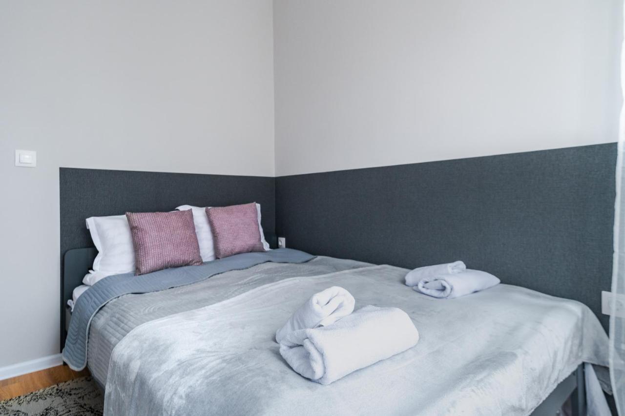 Boutique 2-Bedroom Apartment In Szófia Kültér fotó